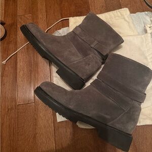 Vince cagney grey shearling ankle booties size 9